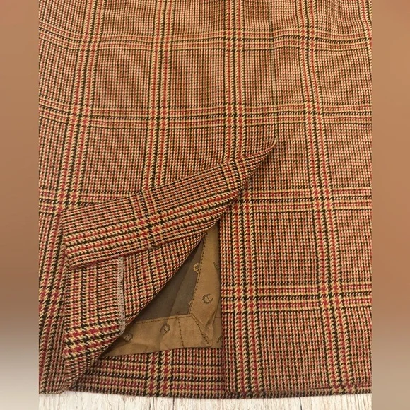NWT Etienne Aigner 100% Virgin Wool Plaid Skirt size US 4